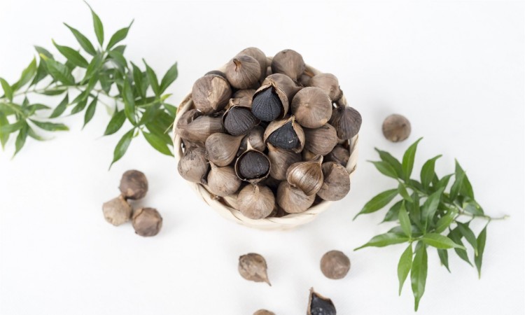 NHỮNG TÁC DỤNG PHỤ CỦA TỎI ĐEN MÀ BẠN CẦN CÂN NHẮC