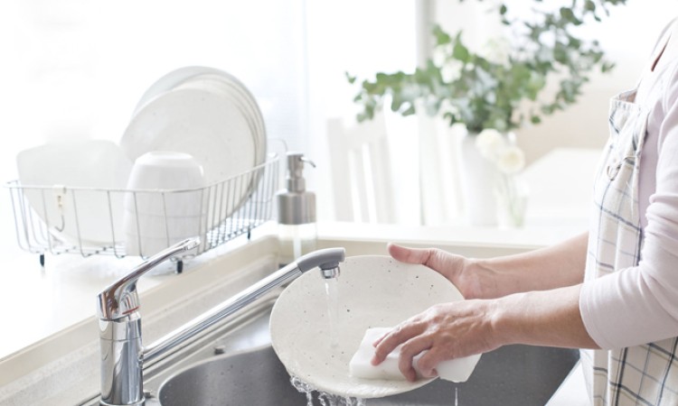  BẢO VỆ DA TAY CÙNG NƯỚC RỬA CHÉN TẠI DLC